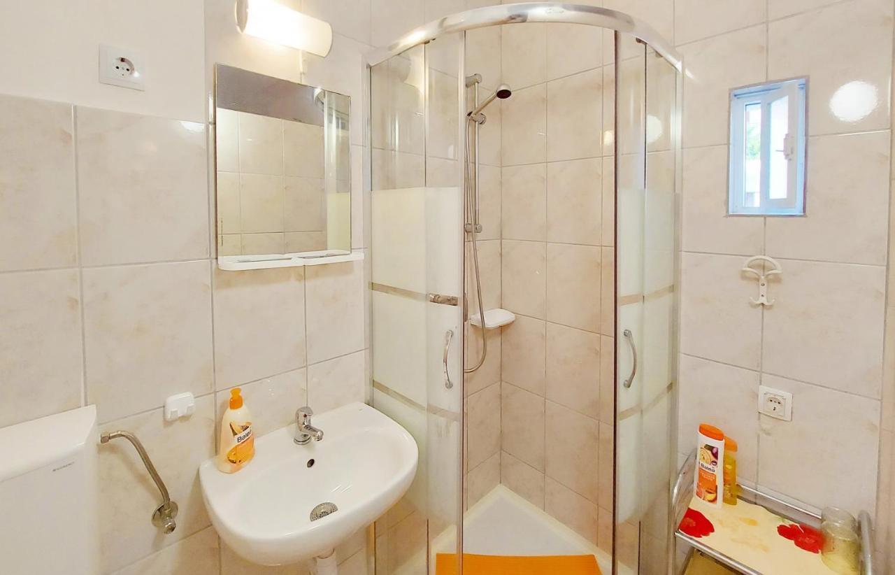 Holiday House With Seaview Сен Екстериор снимка